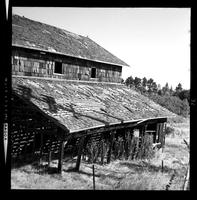 BUI-083d_shingled barn.jpg